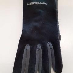 Luvas, segundo informou Regio Limburg - Leuven usando iLost