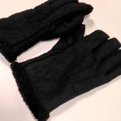 手袋 がiLostで Gemeente Puurs-Sint-Amands によって報告されました