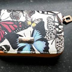 Carteira Kubat, como reportado por Regio Oost-Vlaanderen utilizando o iLost