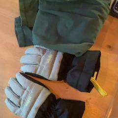 Guants & Camisa, segons ha informat MEININGER Hotel Köln West mitjançant iLost