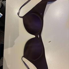 İLost kullanarak Van der Valk Hotel Amsterdam-Amstel tarafından bildirildiği gibi Sutyen bruin paars