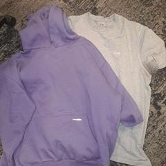 Pullover & Hemd Paarse trui en grijs shirt, gemeldet von Van der Valk Rotterdam Blijdorp über iLost