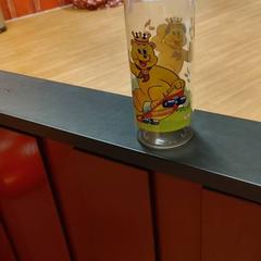 Garrafa, como reportado por IKEA Brno utilizando o iLost