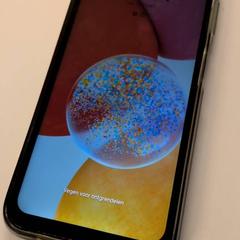 Teléfono móbil Met hoes Samsung, segundo informou IKEA Amsterdam usando iLost