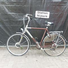 الدراجة Gazelle Zilver/bruin، كما تم الإبلاغ عنه بواسطة Gemeente Nijkerk عبر iLost