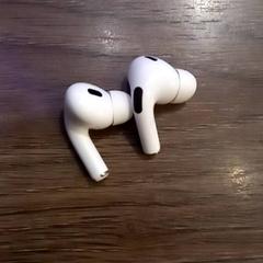 Bezdrôtové slúchadlá, ako bolo nahlásené Leonardo Royal Hotel Amsterdam pomocou iLost