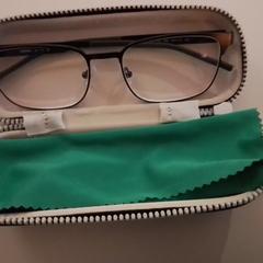 Herenbril in brillendoos a été signalé sur iLost