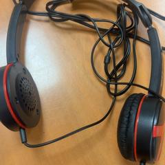 イヤホン がiLostで ibis Schiphol Amsterdam Airport によって報告されました