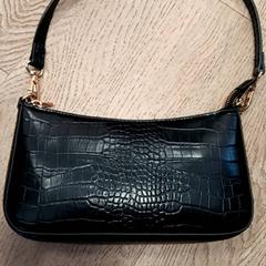 Tasje, zoals gemeld door RRReis Trein Amersfoort / Ede-Wageningen met iLost