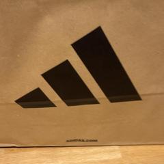 Purchase adidas Adidas, as reported by Designer Outlet Roermond using iLost