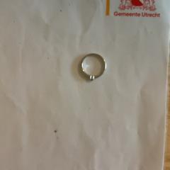 Zilveren ring met steen ring, as reported by Gemeente Utrecht using iLost