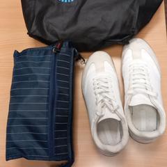 Tas met diverse items, zoals gemeld door Pouw Vervoer met iLost