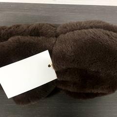 Kleding Sjaal, segundo informou Regio Limburg - Leuven usando iLost