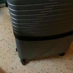 Valise Grey, a été signalé par MEININGER Hotel Köln West utilisant iLost
