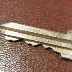 Clef métal, come riportato da TCL utilizzando iLost