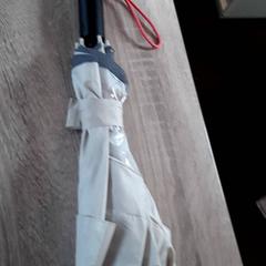 Ombrello pieghevole Beige, come riportato da EBS Tramplein utilizzando iLost