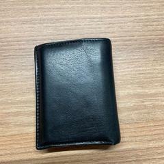 財布 DIALLO がiLostで Vrije Universiteit Brussel (VUB) によって報告されました