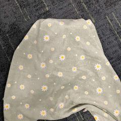 Filt Fleece, groen met bloemen, rapporterat av Connexxion Noord Holland Noord Alkmaar med iLost