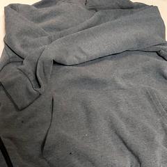 Kleding - Trui grijs, gisa salatu by Regio Oost-Vlaanderen iLost erabiliz