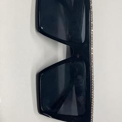 Gafas de sol Met glitterrandje, segundo informou Pathé Eindhoven usando iLost