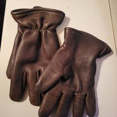 Leren handschoenen, segons s'ha informat a iLost