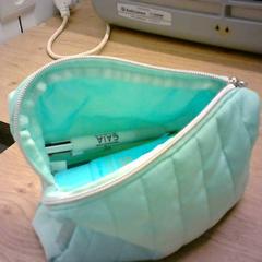 Trousse de maquillage, a été signalé par Bobbejaanland utilisant iLost