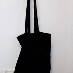 Poltsa, gisa salatu by Hermes Eindhoven iLost erabiliz