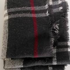 Šátek, jak nahlášeno Regio Antwerpen - Brussel pomocí iLost