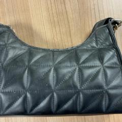 Väska, rapporterat av Connexxion Amstelland-Meerlanden Schiphol Zuid med iLost