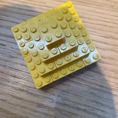 Jouet, a été signalé par Rijksmuseum van Oudheden utilisant iLost