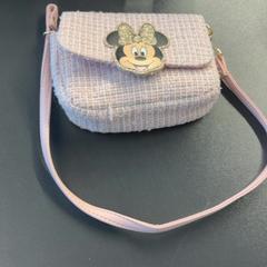 Sac Roze Minny Mouse, a été signalé par Pathé Amsterdam Noord utilisant iLost
