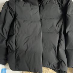 Jas zwart Teruggebracht, is van do vrij 18-19 dec، كما تم الإبلاغ عنه بواسطة De Heeren van Aemstel عبر iLost