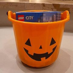 Halloween emmer Oranje, gisa salatu by Van der Valk Hotel Schiphol iLost erabiliz