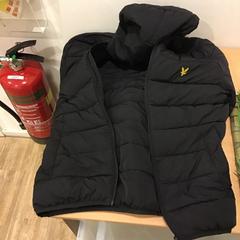Veste, a été signalé par Qbuzz U-OV utilisant iLost