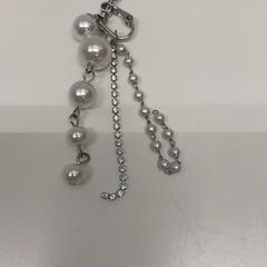 イヤリング片方, zoals gemeld door IKEA新三郷 met iLost