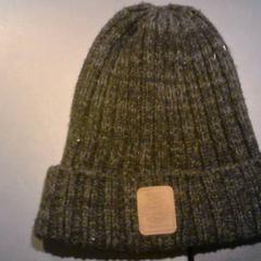 Beanie grijs, amint azt SnowWorld Landgraaf az iLost segítségével jelentette.