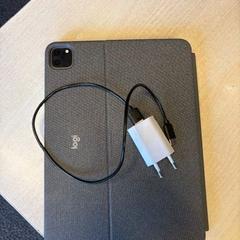 Ipad & Adapter, rapporterat av Hotel Apeldoorn med iLost