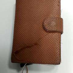 Carteira - Dufour, como reportado por Centraal magazijn utilizando o iLost