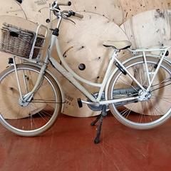 Bicicleta de senhora Batavus Wit, como reportado por Fietsdepot Hasselt utilizando o iLost