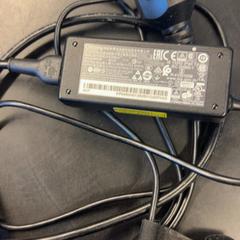 Nabíjačka prenosného počítača Chromebook, ako bolo nahlásené Universiteit Gent - Faculteitsbibliotheek LW pomocou iLost