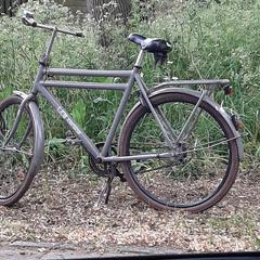 Herenfiets, amint azt az iLostnak jelentették.