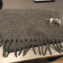 Kendő sjaal, amint azt Van der Valk Hotel Amsterdam Zuidas az iLost segítségével jelentette.