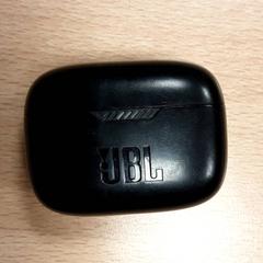 Airpods fodral zwart JBL, rapporterat av Arriva Vechtdallijnen med iLost