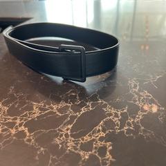 Cinturón zwart, ha sido reportado por Van der Valk Hotel Veenendaal con iLost