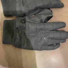 장갑, iLost를 사용하여 Pathé Arnhem에 보고됨