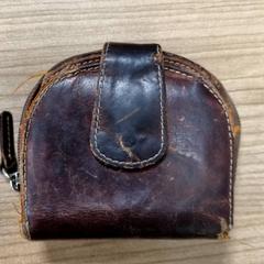 Portfel Martinez Morales, zgłoszono przez Connexxion Amstelland-Meerlanden Schiphol Noord przy użyciu iLost