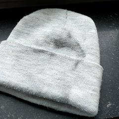 Kleding - Muts grijs, zoals gemeld door Regio Oost-Vlaanderen met iLost