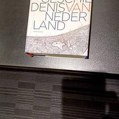 Libro Wereld geschiedenis van Nederland, come riportato da Padualaan 97 utilizzando iLost