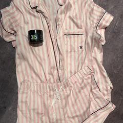 Pixamas, segundo informou Van der Valk Hotel Haarlem usando iLost