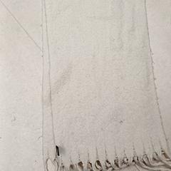 Sjaal Gebroken wit, zoals gemeld door Qbuzz GD Groningen Peizerweg met iLost